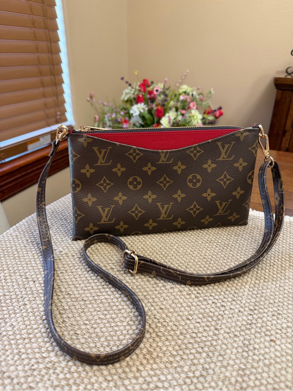 Brown & Red Crossbody ♥️